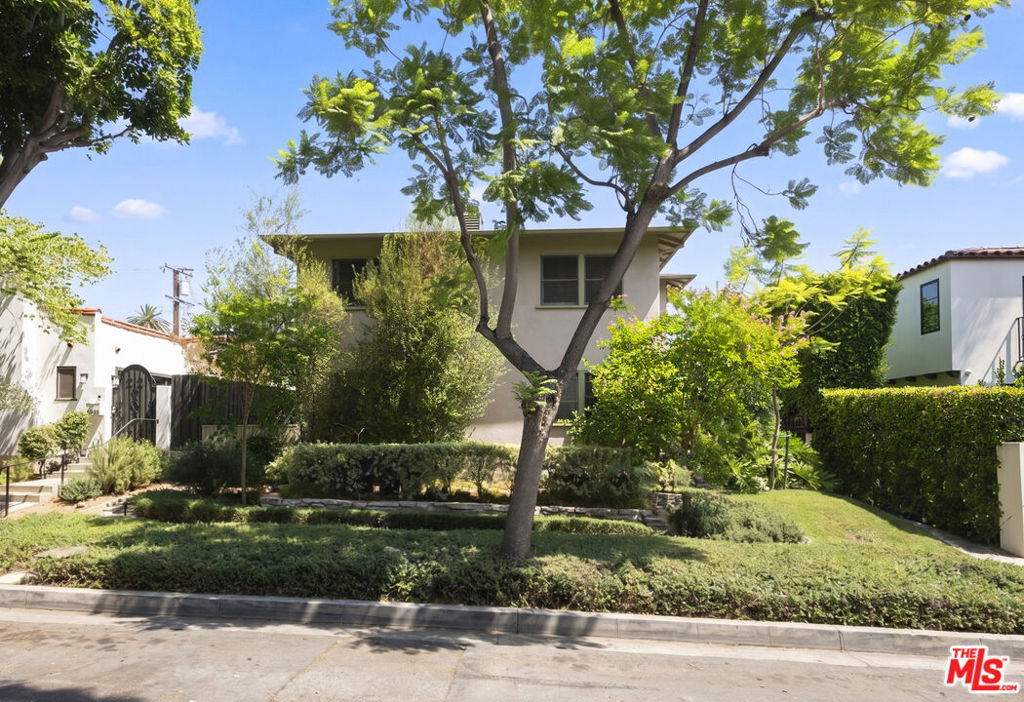 8921 1/2 Rangely Avenue Property Photo 1