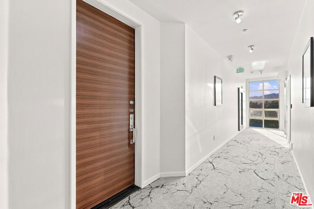 870 Haverford Avenue 202 Property Photo 6