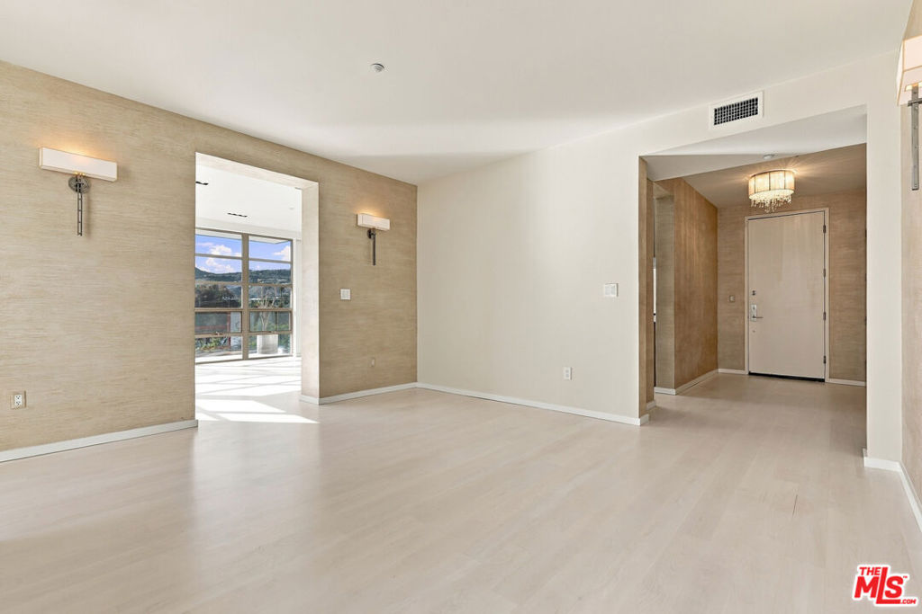 870 Haverford Avenue 202 Property Photo 17