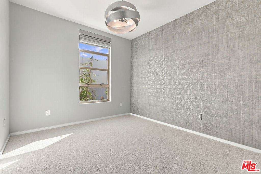 870 Haverford Avenue 202 Property Photo 27