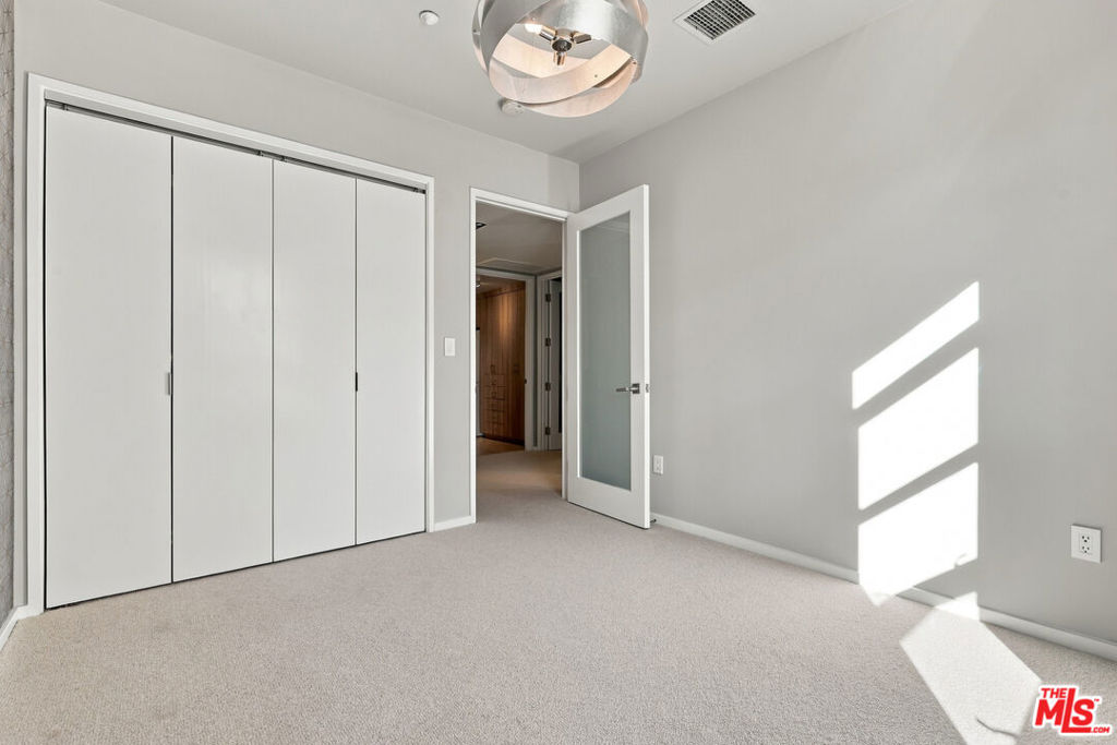 870 Haverford Avenue 202 Property Photo 29