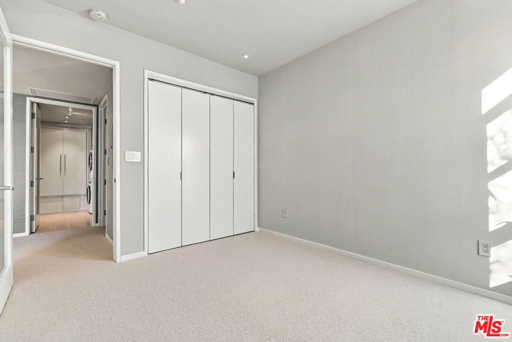 870 Haverford Avenue 202 Property Photo 34