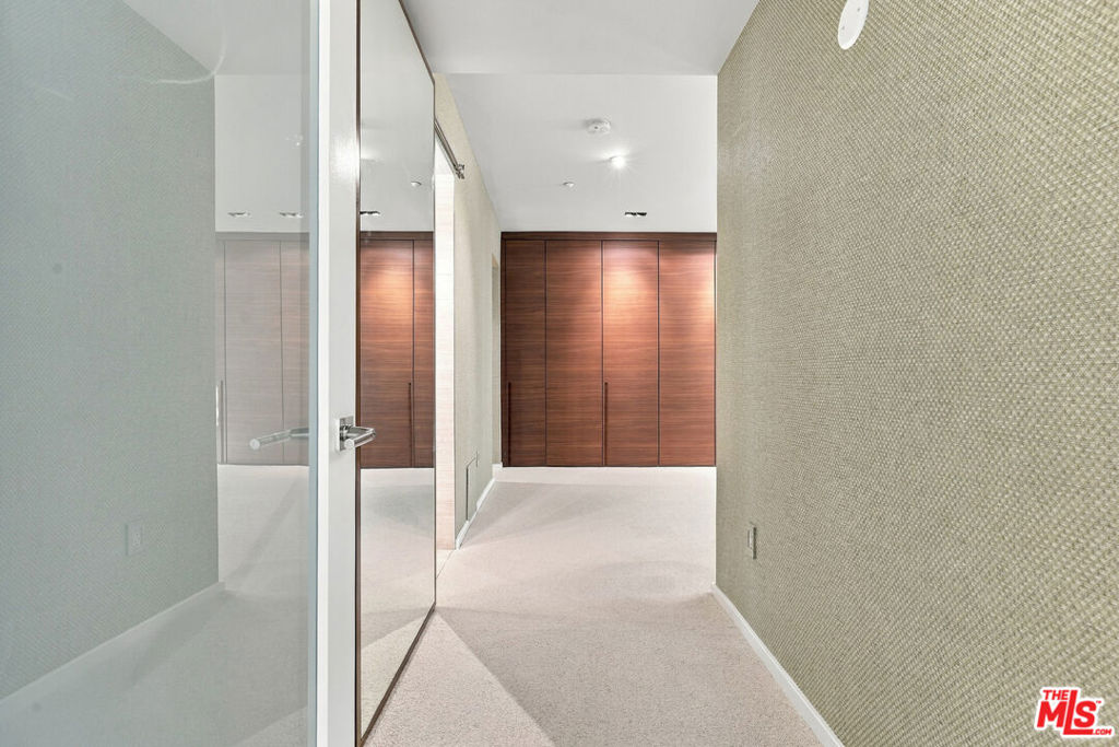 870 Haverford Avenue 202 Property Photo 37