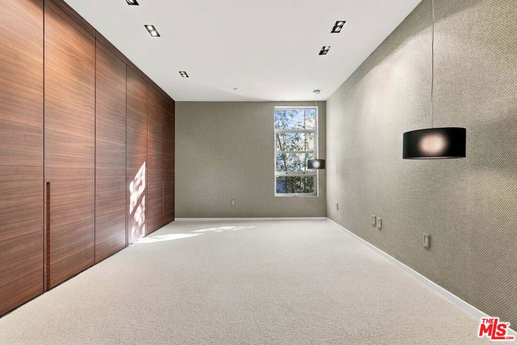 870 Haverford Avenue 202 Property Photo 41