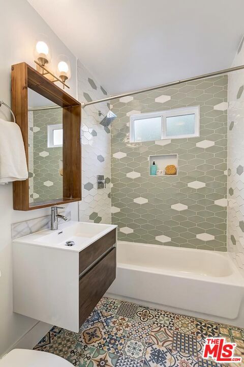 3037 Delaware Avenue Property Photo 12