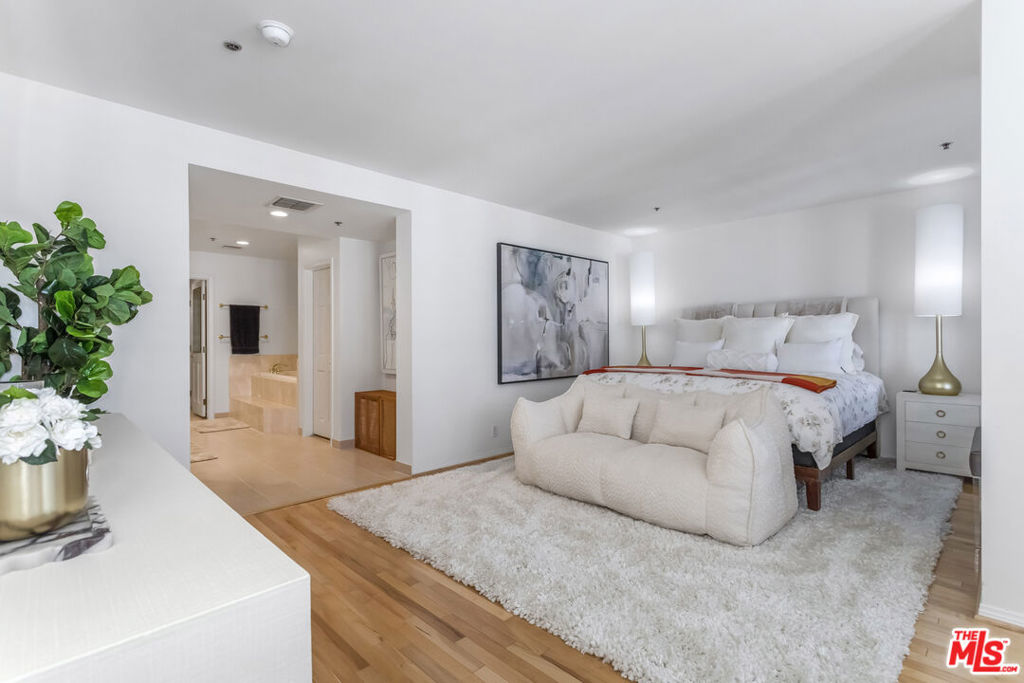 10724 Wilshire Boulevard 1005 Property Photo 10