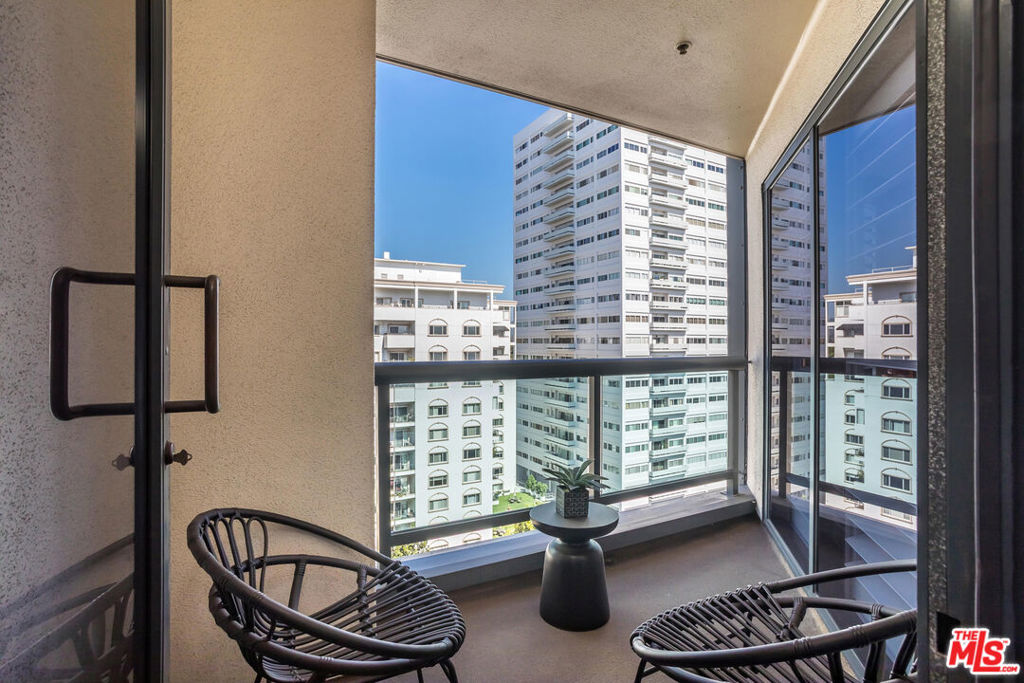 10724 Wilshire Boulevard 1005 Property Photo 15