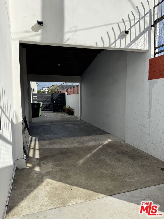 1009 Palms Boulevard Property Photo 14