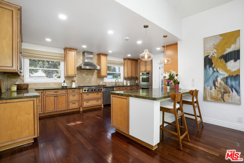 3452 Mandeville Canyon Road Property Photo 12