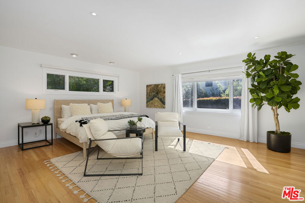 3452 Mandeville Canyon Road Property Photo 21