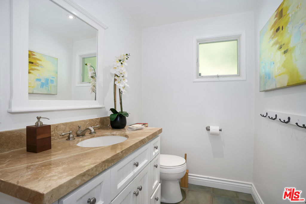 3452 Mandeville Canyon Road Property Photo 29