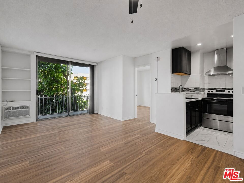 210 S La Fayette Park Place 201 Property Photo 1