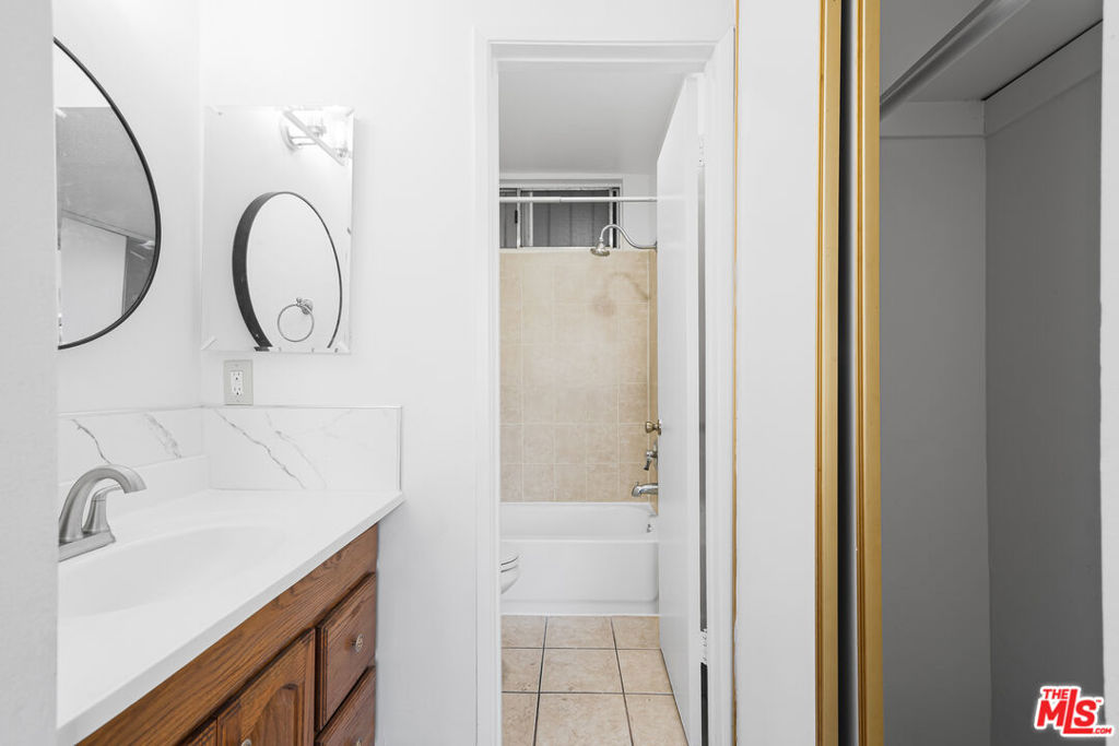 210 S La Fayette Park Place 201 Property Photo 17