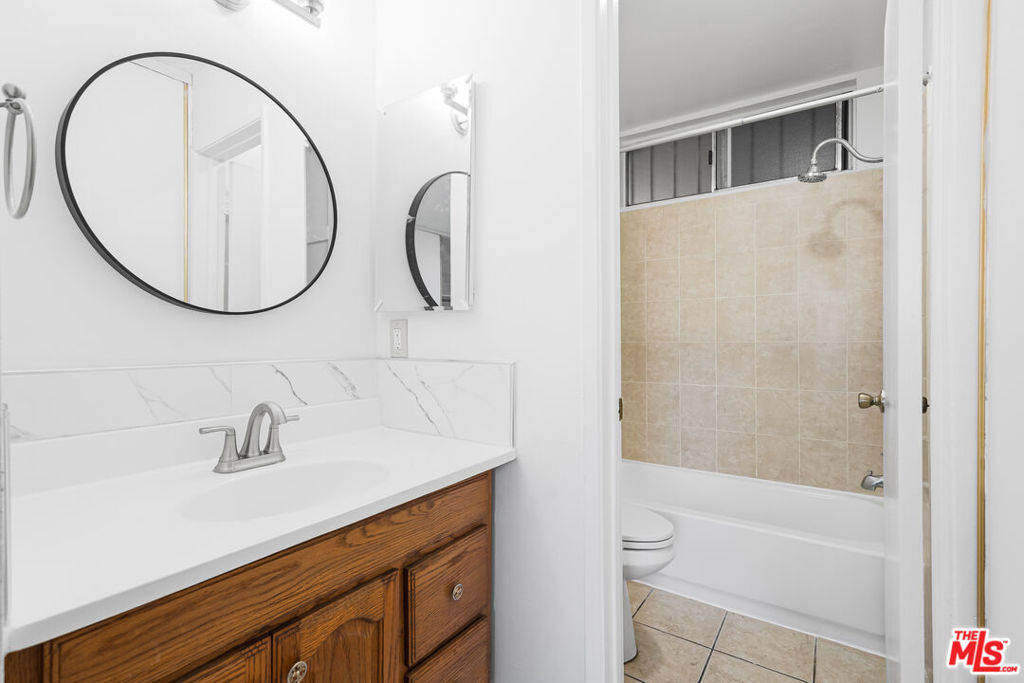 210 S La Fayette Park Place 201 Property Photo 18