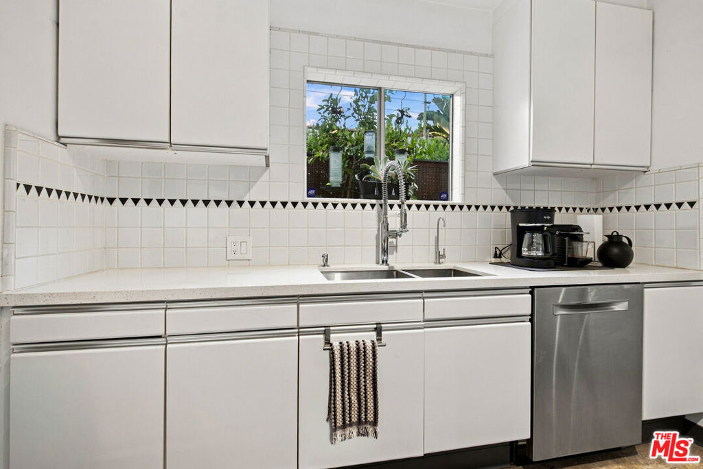4408 Mariota Avenue Property Photo 22