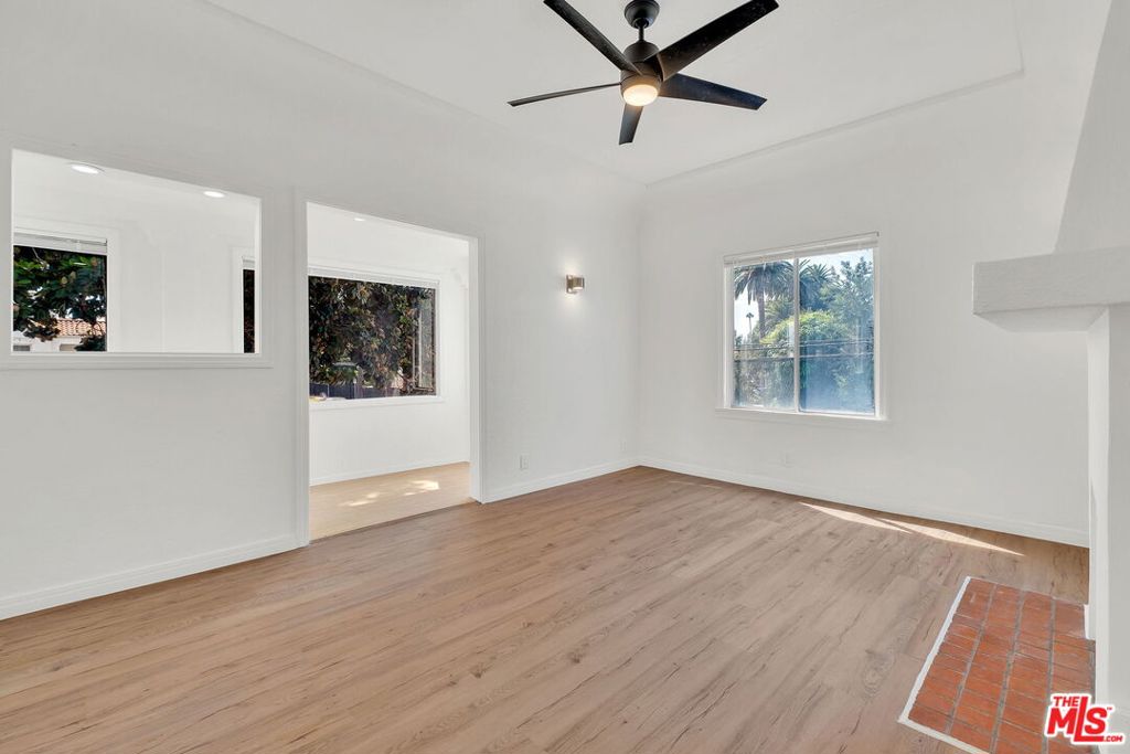 2757 S Mansfield Avenue Property Photo 17