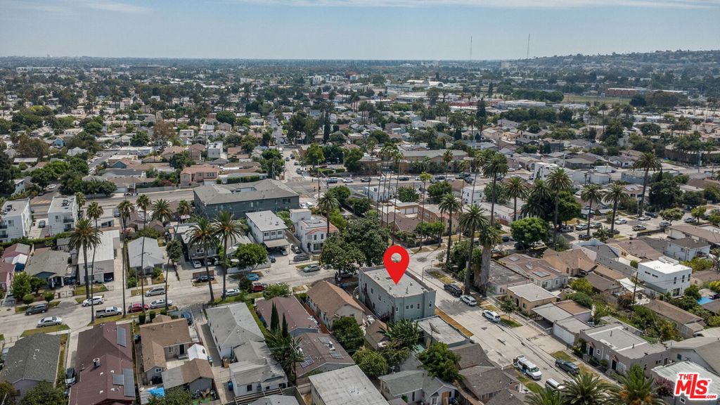 2757 S Mansfield Avenue Property Photo 46