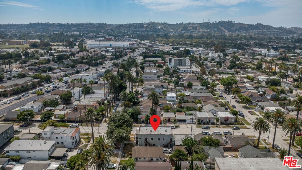 2757 S Mansfield Avenue Property Photo 47
