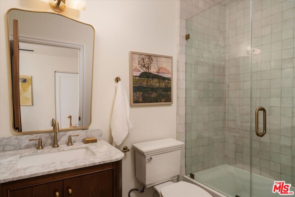 1545 N Benton Way Property Photo 36