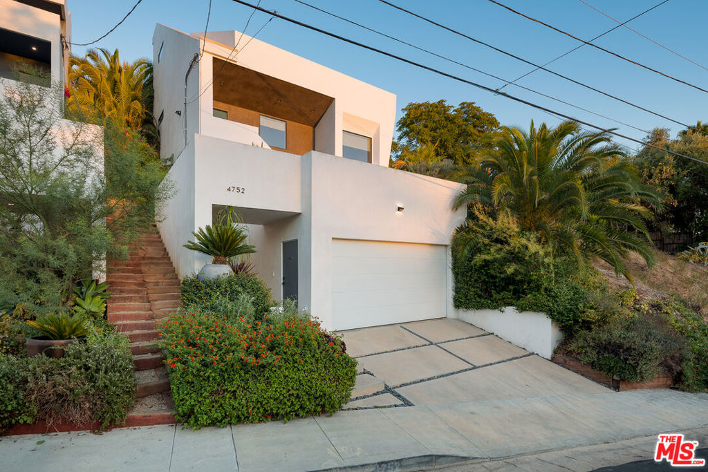 4752 Baltimore Street Property Photo