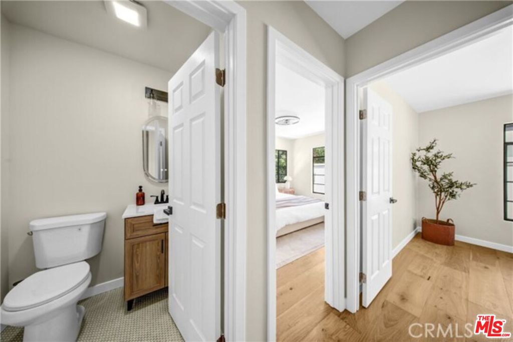 4038 Denny Avenue Property Photo 13