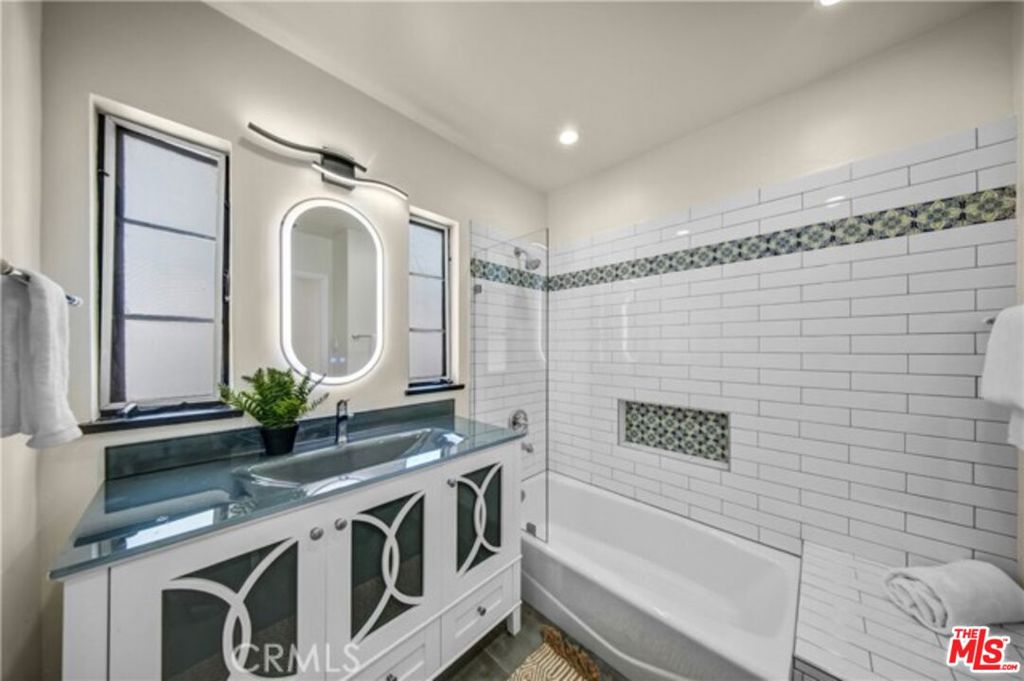4038 Denny Avenue Property Photo 16