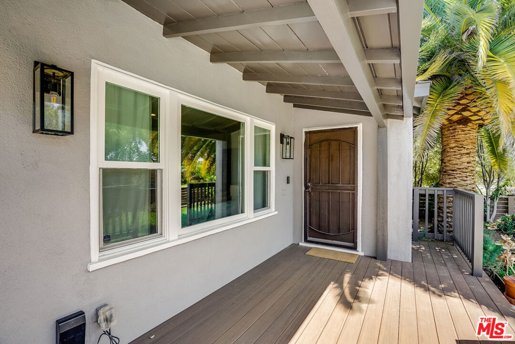 11819 Pacific Avenue Property Photo 3