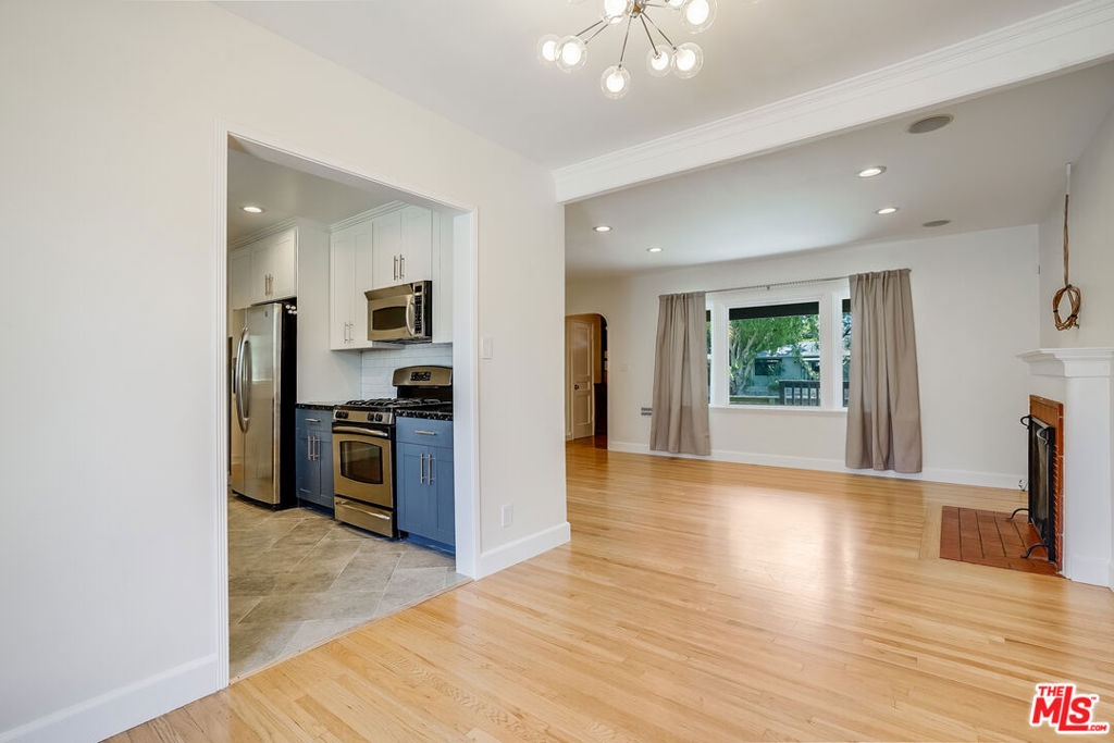 11819 Pacific Avenue Property Photo 9