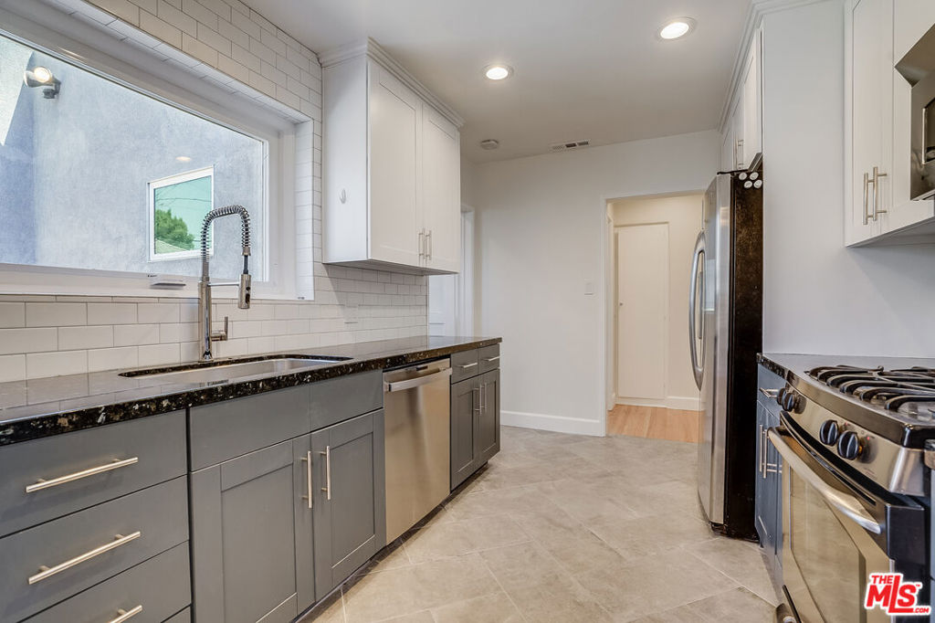 11819 Pacific Avenue Property Photo 11