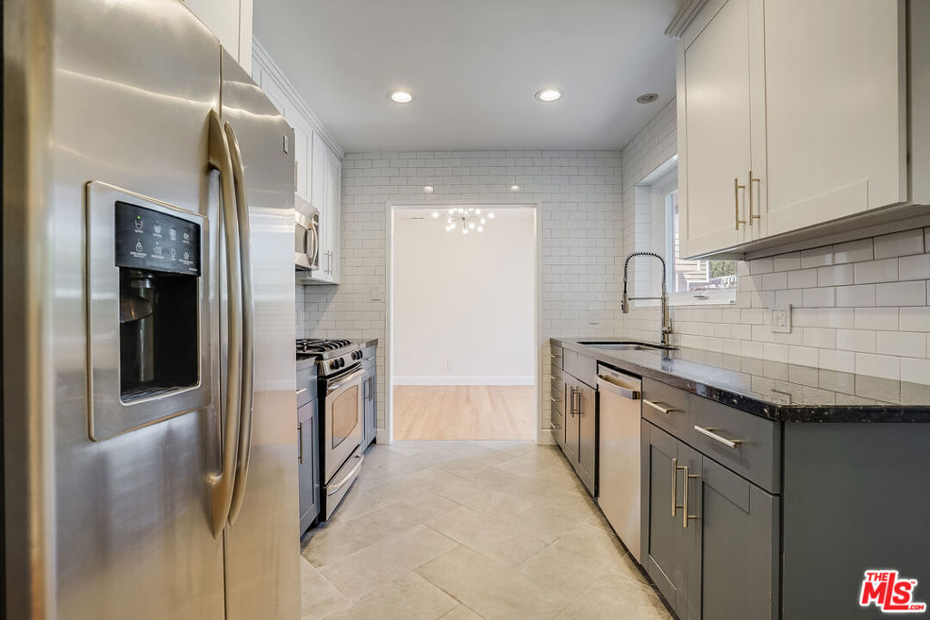 11819 Pacific Avenue Property Photo 12