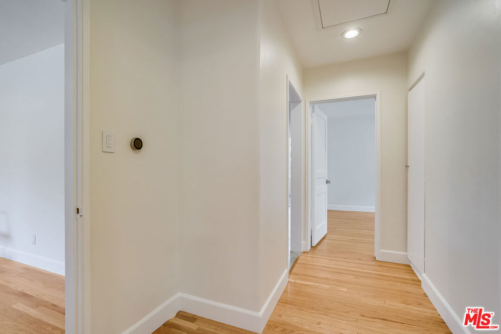 11819 Pacific Avenue Property Photo 14
