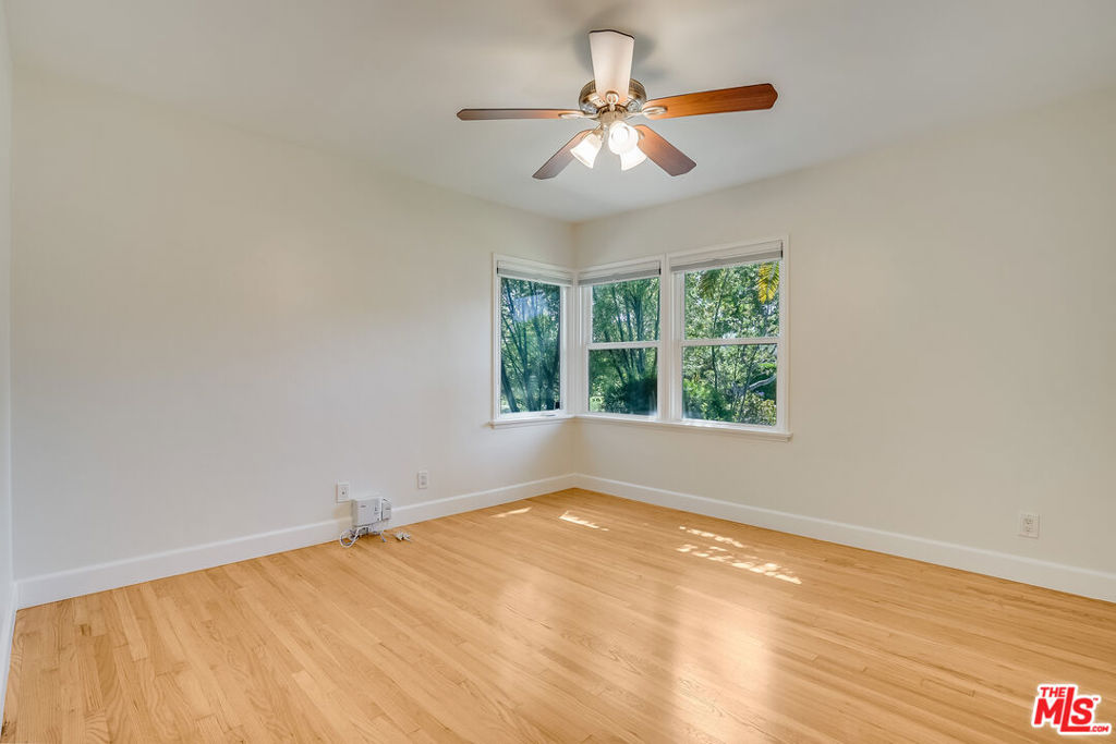 11819 Pacific Avenue Property Photo 15