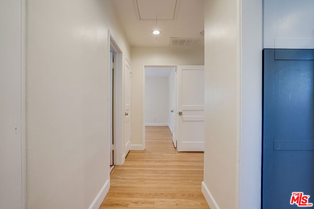 11819 Pacific Avenue Property Photo 19