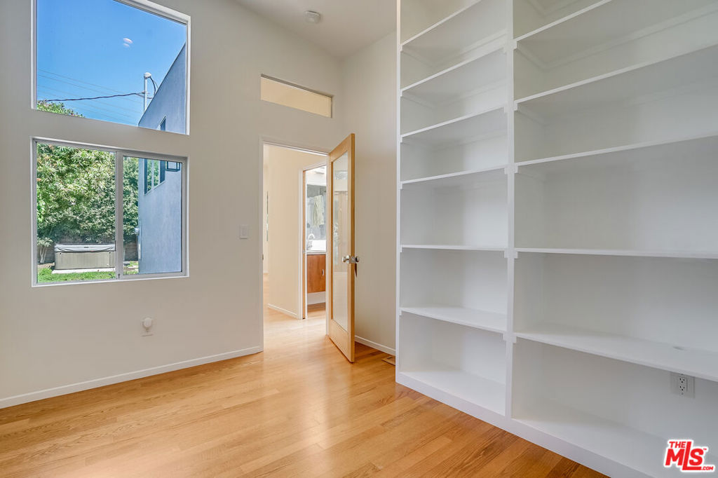 11819 Pacific Avenue Property Photo 22