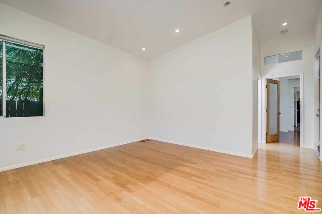 11819 Pacific Avenue Property Photo 27