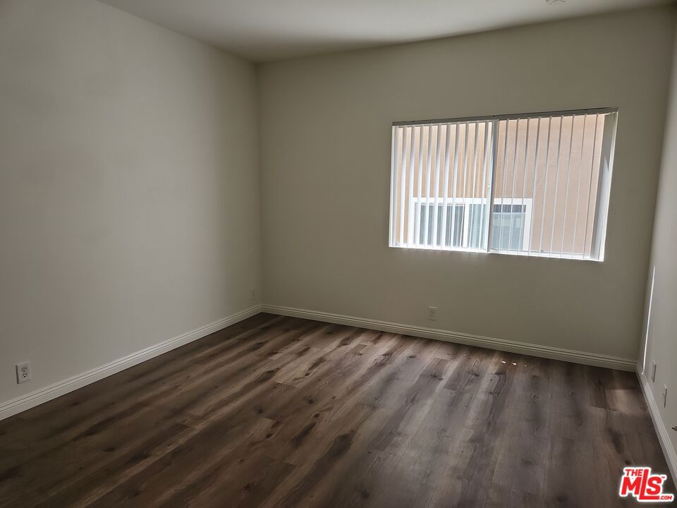 22705 Del Valle Street 2 Property Photo 6