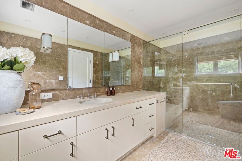 13574 D'este Drive Property Photo 19