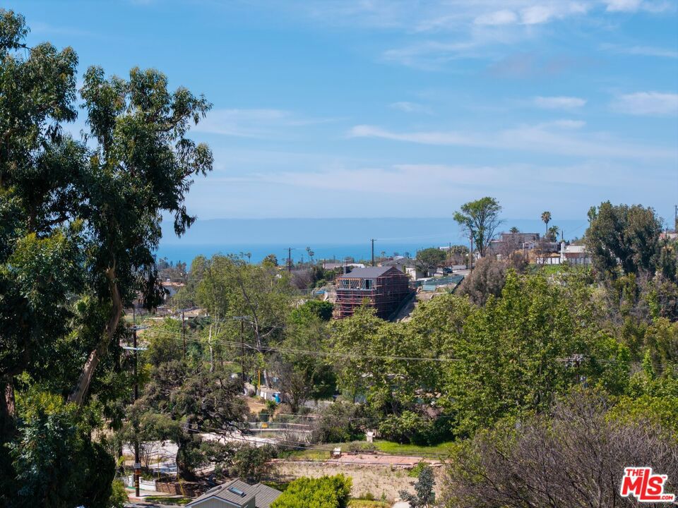1025 Las Pulgas Road Property Photo 1