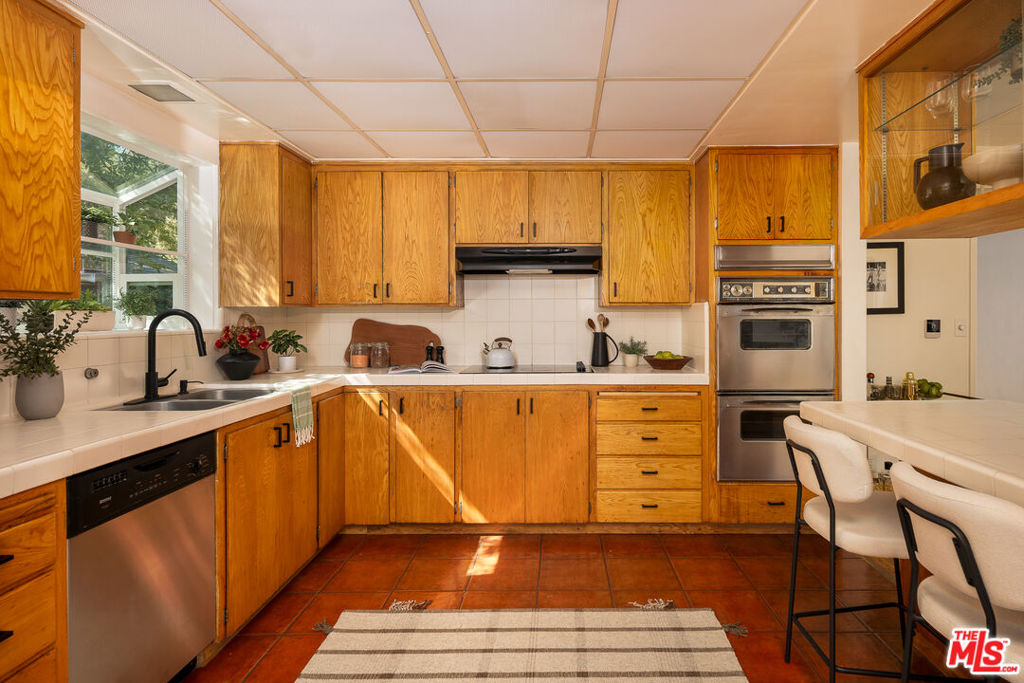 1718 Hill Drive Property Photo 17