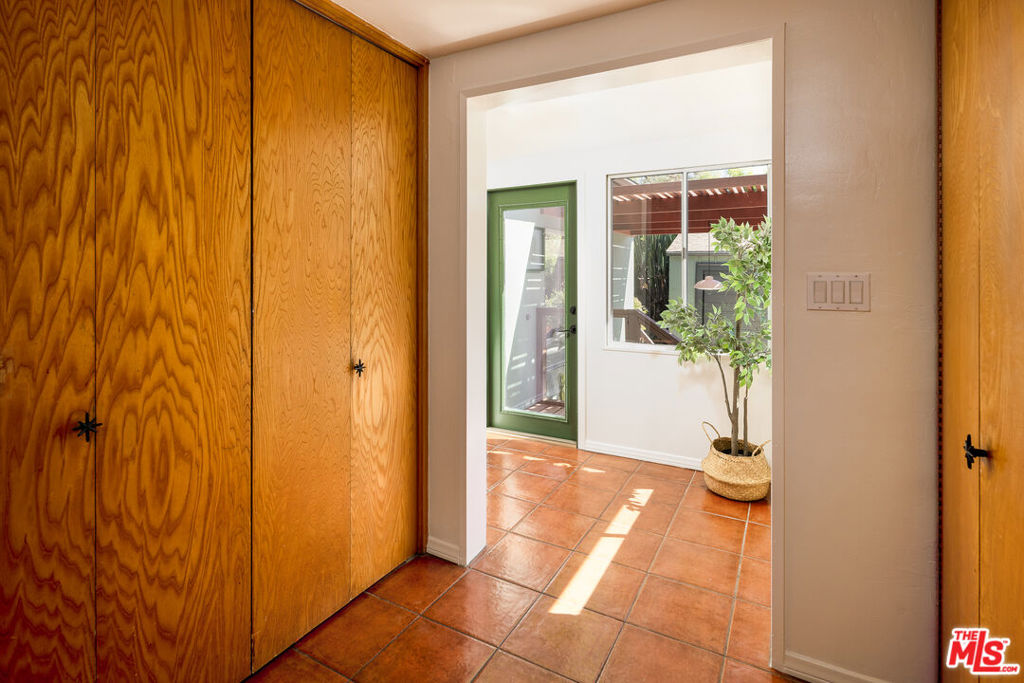1718 Hill Drive Property Photo 36