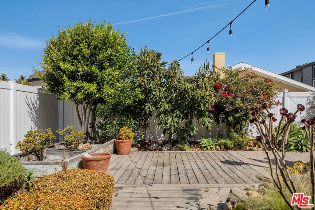 5359 Reef Way Property Photo 15