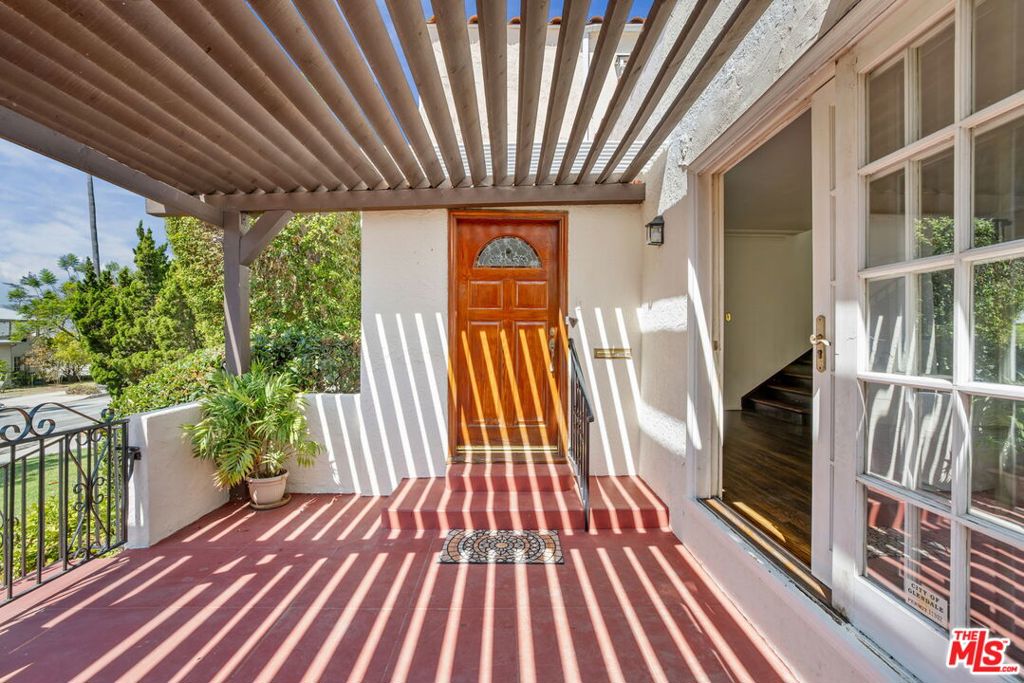 1007 Matilija Road Property Photo 4