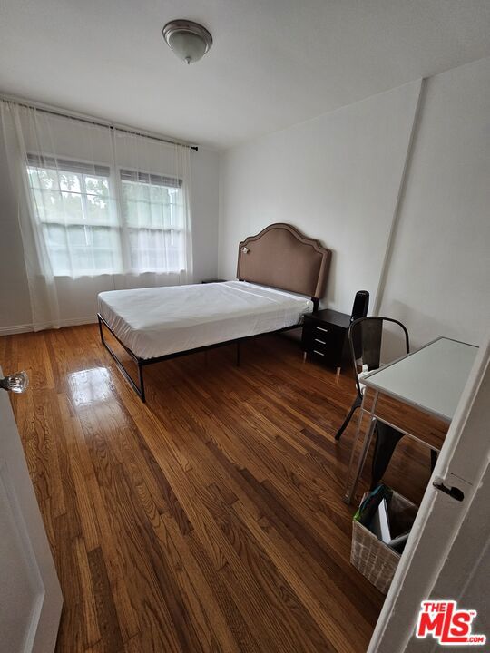 2333 S Garth Avenue 1/2 Property Photo 2