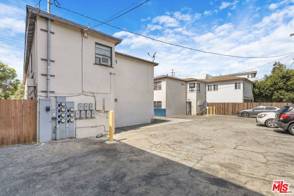 4418 S Centinela Avenue Property Photo 4