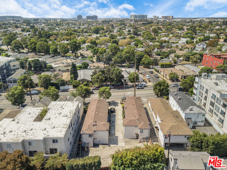 4418 S Centinela Avenue Property Photo 5