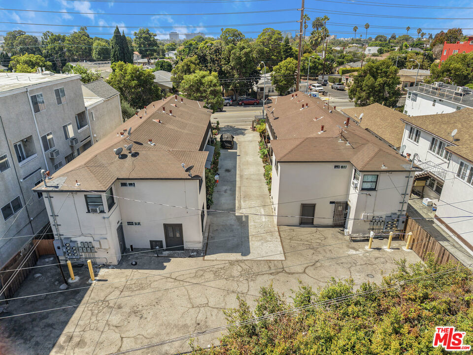 4418 S Centinela Avenue Property Photo 6