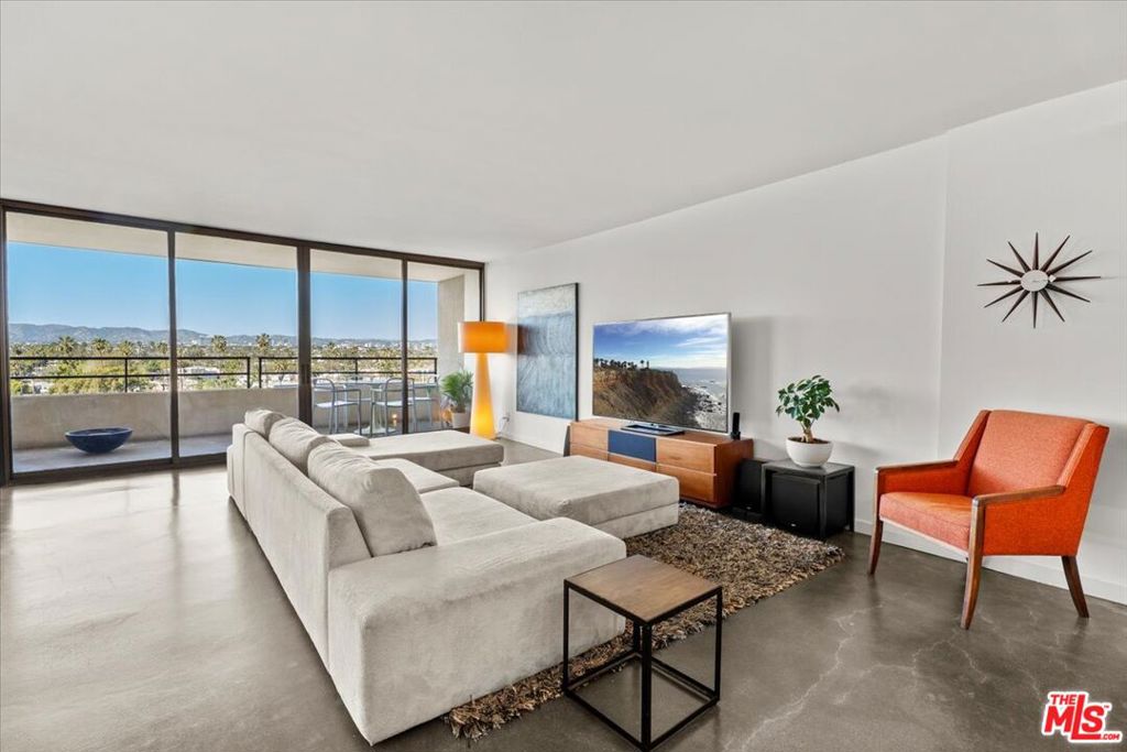 4316 Marina City Drive 327 Property Photo 10