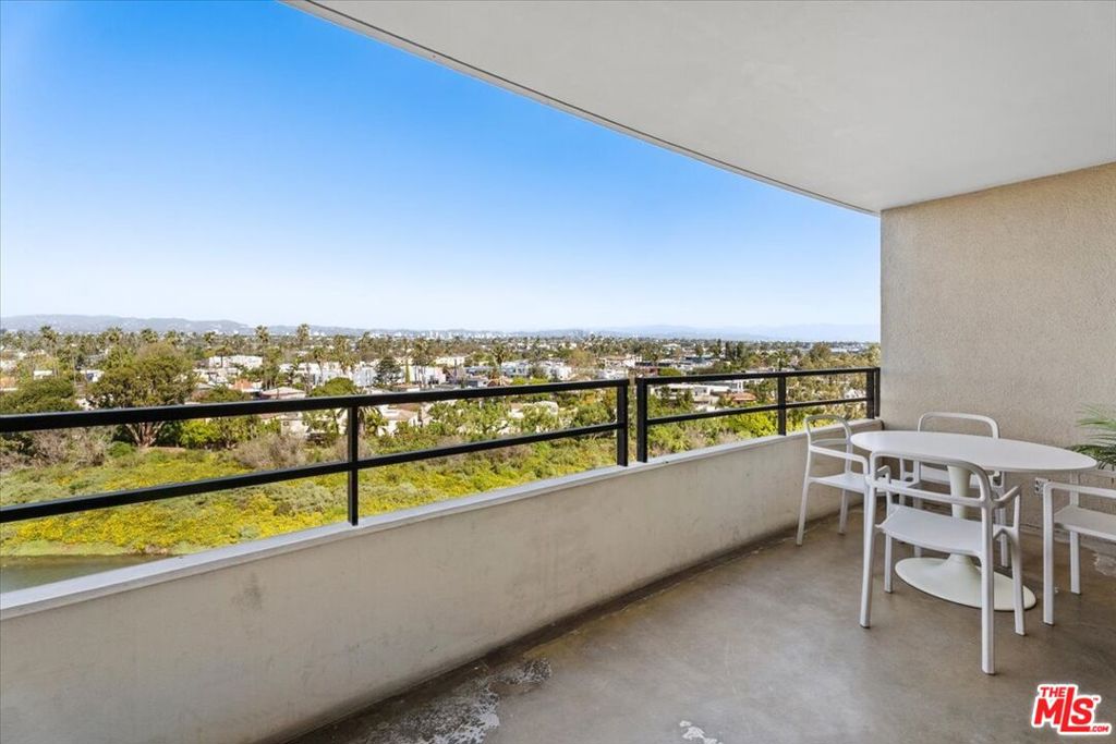 4316 Marina City Drive 327 Property Photo 12