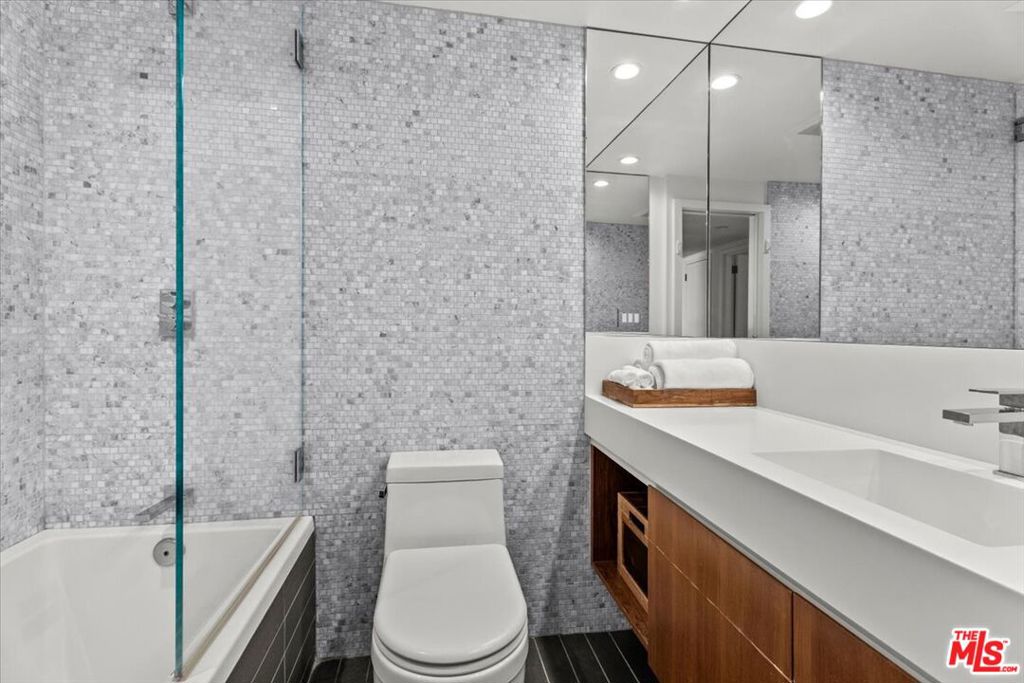 4316 Marina City Drive 327 Property Photo 19