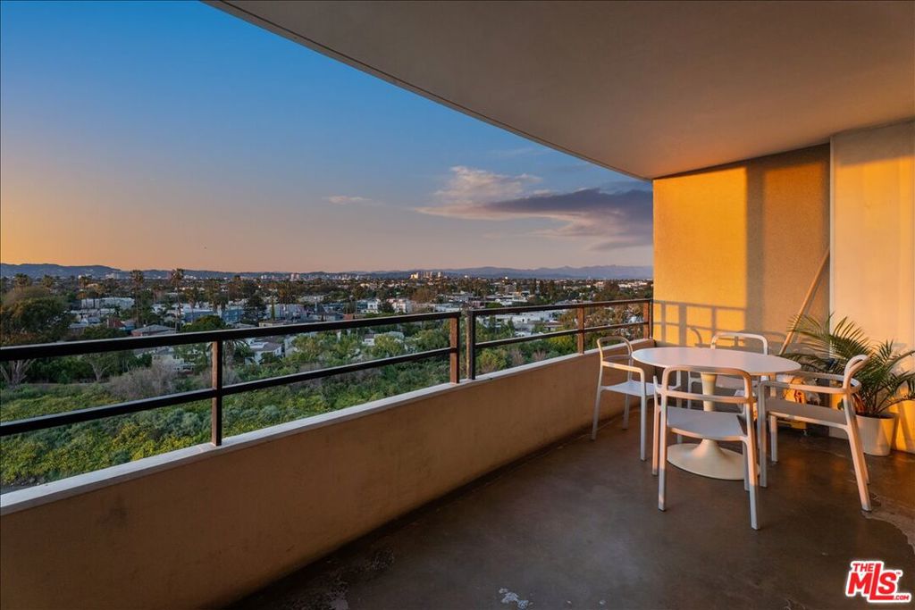 4316 Marina City Drive 327 Property Photo 25